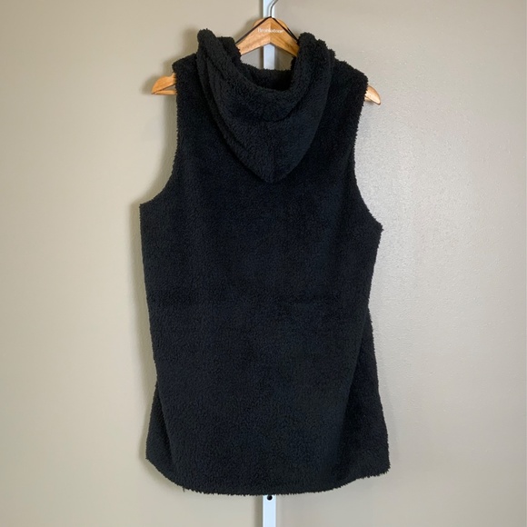 FAVLUX Fuzzy Sherpa Open Hooded Vest - Picture 10 of 16